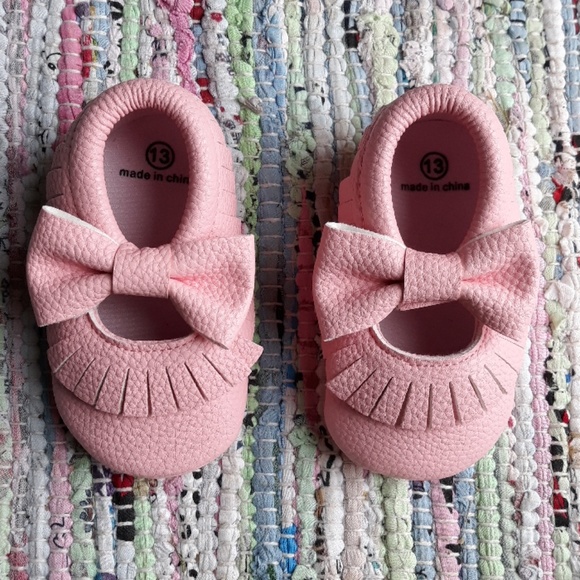 Other - 6.5 Pink Baby Toddler Bow Moccasins Minimalist Other - 6.5 Pink Baby Toddler Bow Moccasins Minimalist